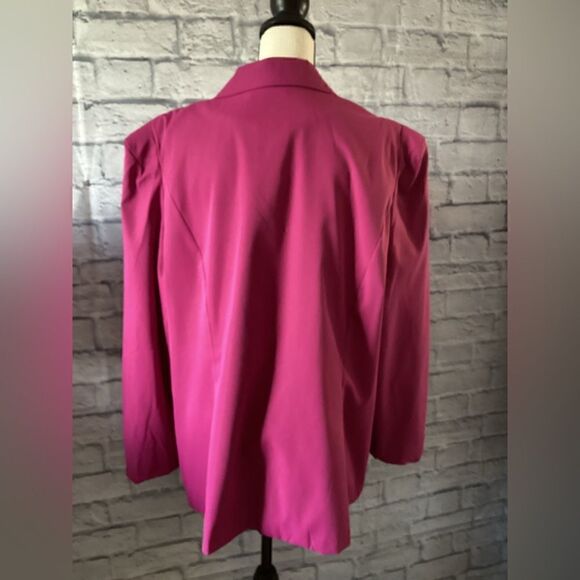 Shein Curve - Women’s Plus Fuschia One-Burton Long Sleeve Blazer - Picture 4 of 6